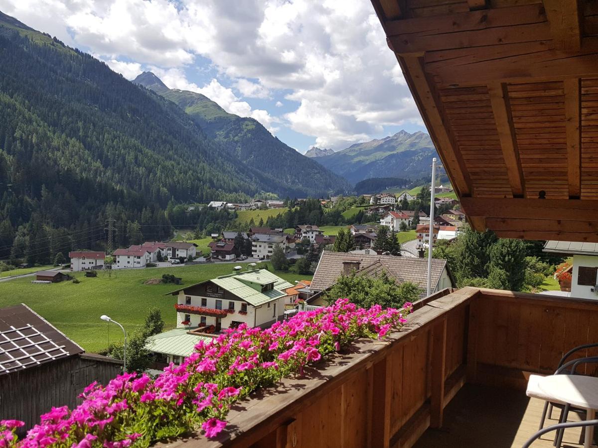 Haus Christaldo Bed & Breakfast St. Anton am Arlberg Eksteriør bilde