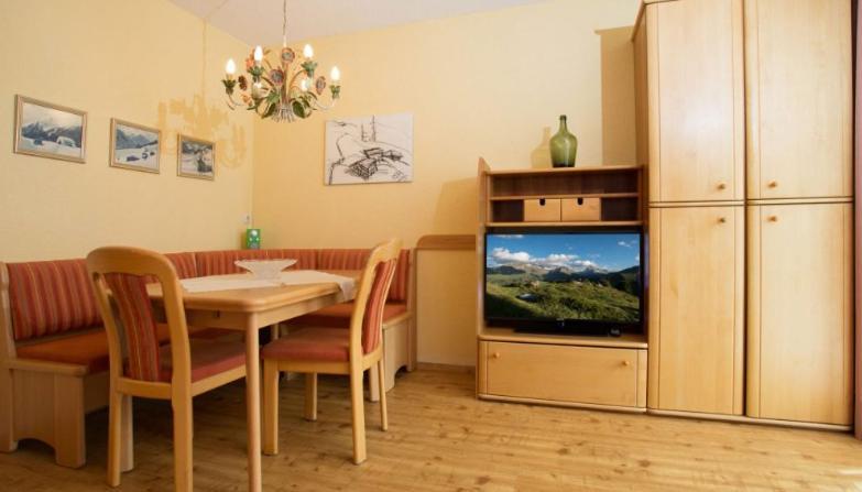 Haus Christaldo Bed & Breakfast St. Anton am Arlberg Eksteriør bilde